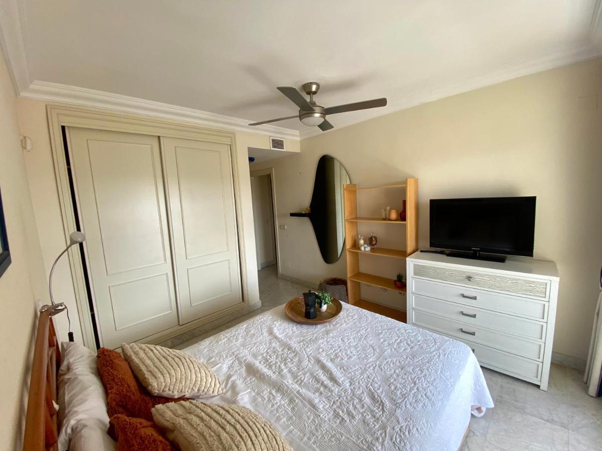 Exclusive Puerto Banus Beach Apartment Free Parking Wifi & Swimming Pool Marbella Exterior foto